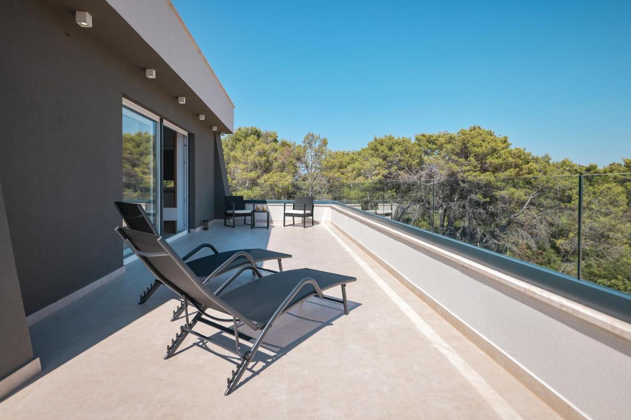 Rhapsody In Green - Luxury Villa In Zadar Crno Dış mekan fotoğraf