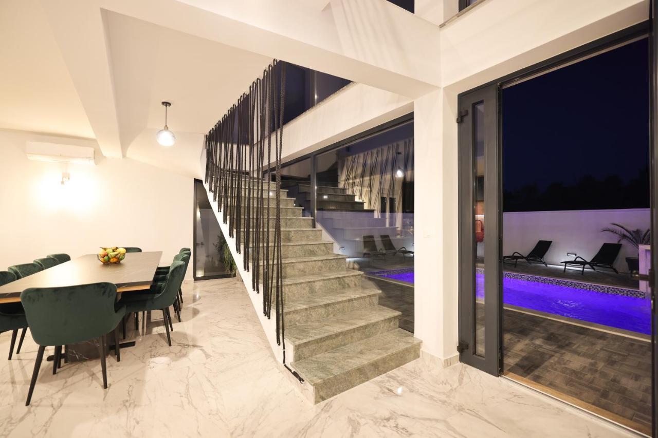 Rhapsody In Green - Luxury Villa In Zadar Crno Dış mekan fotoğraf